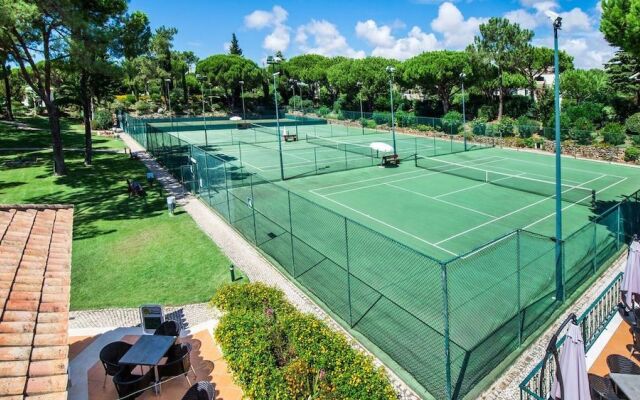 Four Seasons Country Club