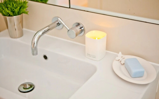 JOIVY Chic 2BR Apt in Bairro Alto, 2mins to São Pedro de Alcântara viewpoint