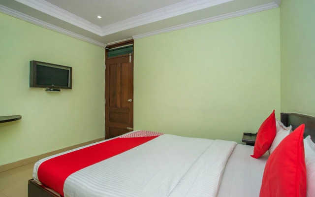 OYO 25121 Bns Lodge