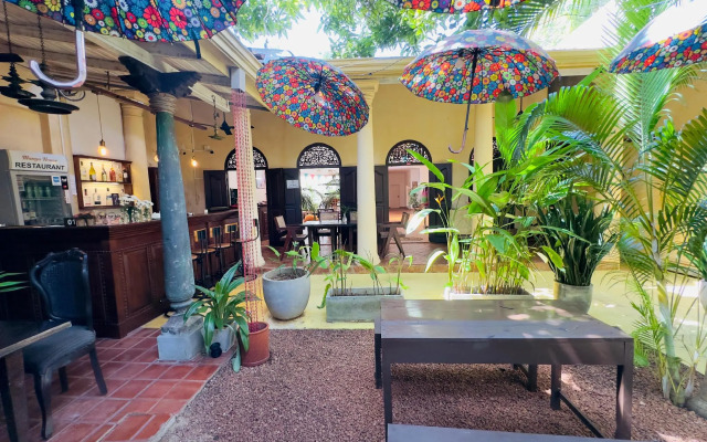 Mango House