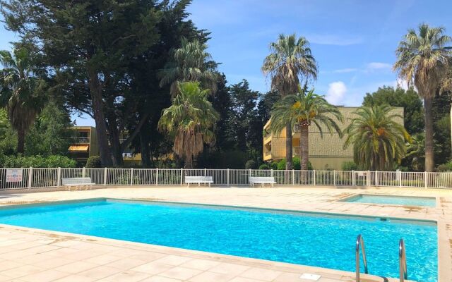 Modern Apartment in Juan-les-pins With Large Pool