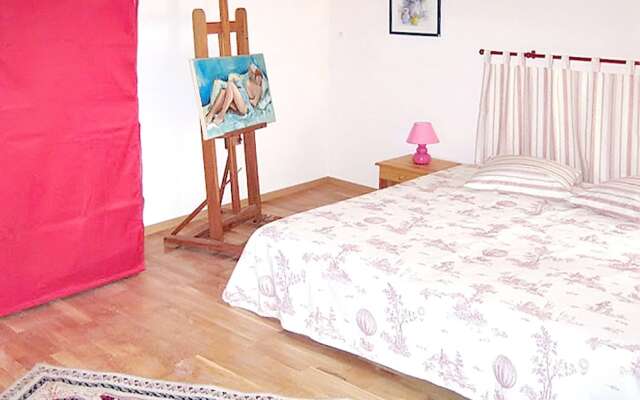 House With 5 Bedrooms in La Caillère-saint-hilaire, With Enclosed Gard