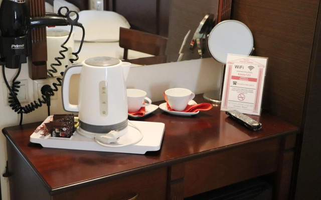 Hotel Kosta Famissi