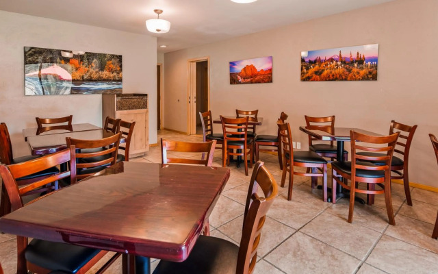 Best Western Ponderosa Lodge