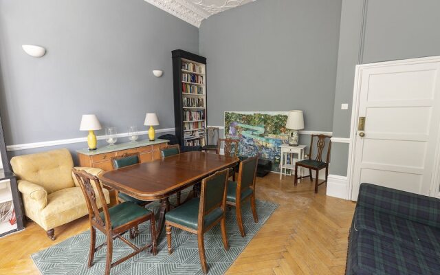 Fabulous 2BR in Kensington, Near Holland Park
