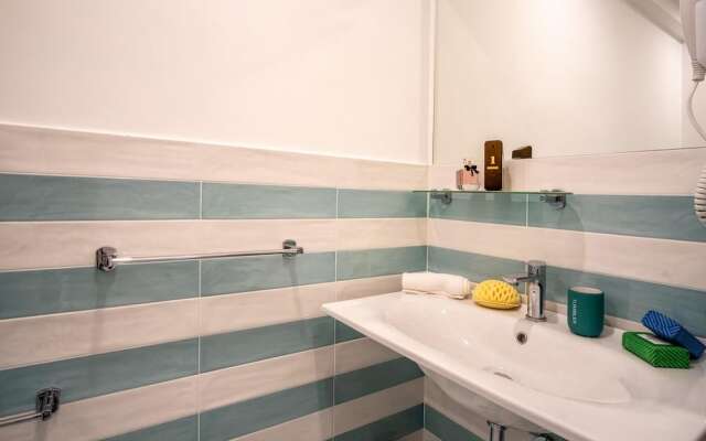 Appartamento Leone Rosso With Private Terrace Air Conditioning and Internet Wi-fi