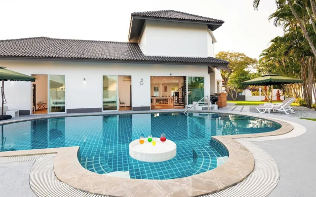 Luxury 4BR Private 425sqm Party Pool Villa