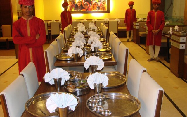 OYO 9677 Hotel Surya