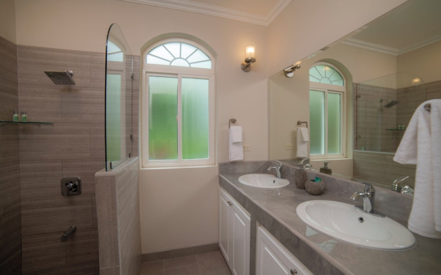 Colina 8F 2 bdr Garden View in Los Suenos