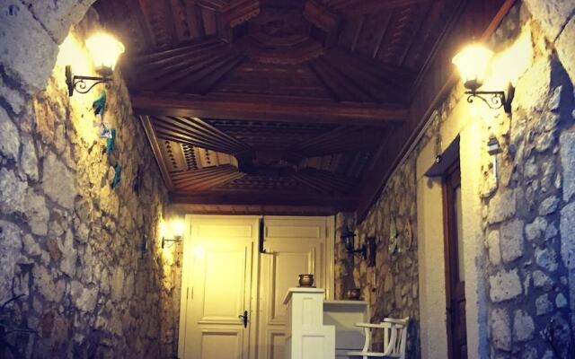 Alasonya Otel Köyiçi