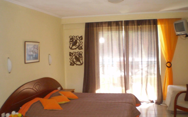 Damia Hotel & Apartments