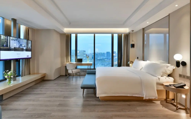 Mercure Yibin Port