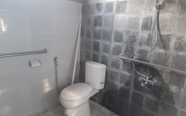 Ndalem Pakdhe Homestay