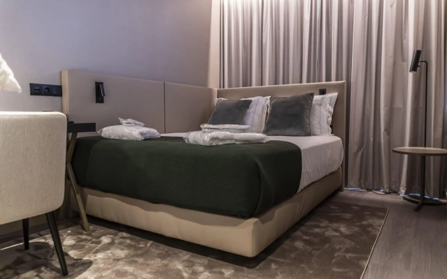 Omid Saldanha Hotel