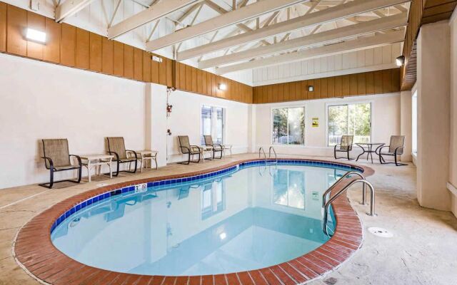 Days Hotel by Wyndham Williamsburg I-64