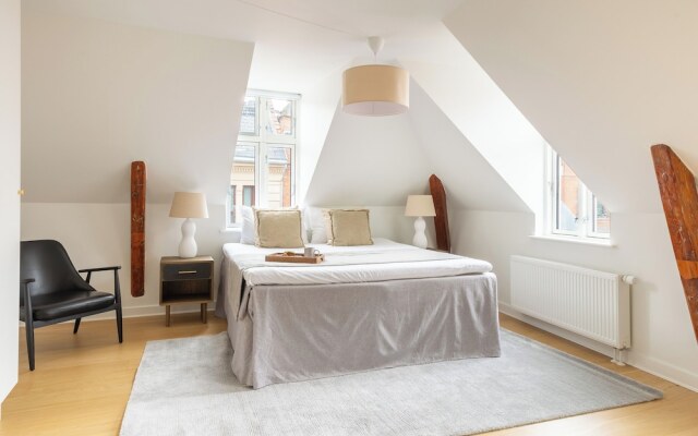 Sanders Leaves - 2bdr Apt With Shared Roof Terrace