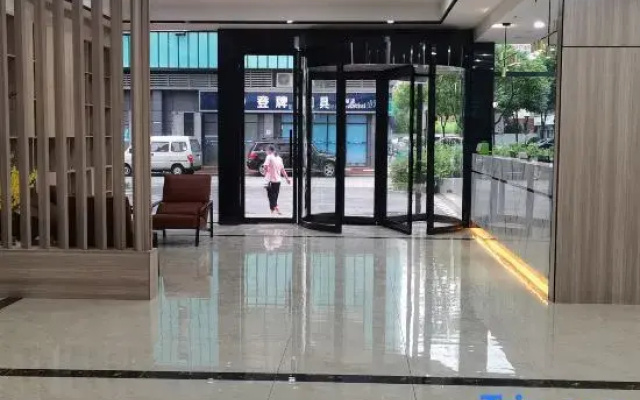 Oufei Hotel (Pinghu China Clothing City)