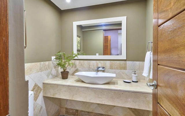 Luxury Beach Condo With Pool View Bh-102