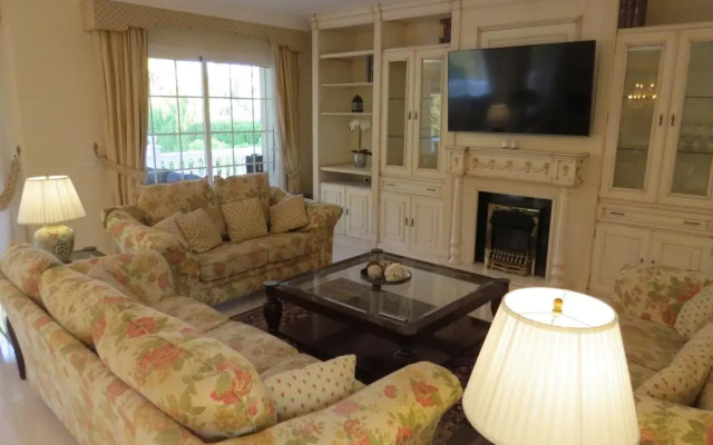 Spacious 700m2 villa, Golfers paradise.