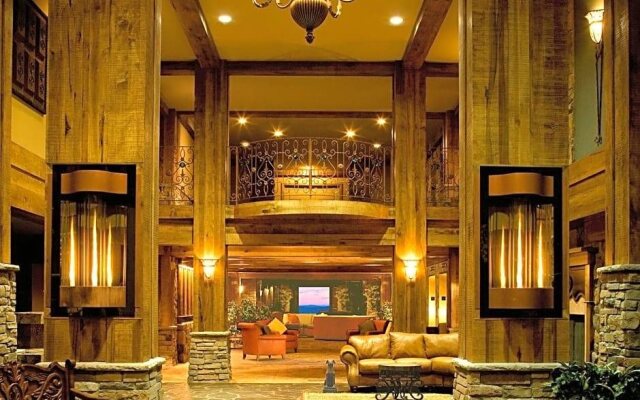 Grand Cascades Lodge