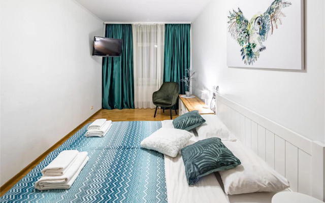 The MAIN square! 2 separated bedrooms, balcony