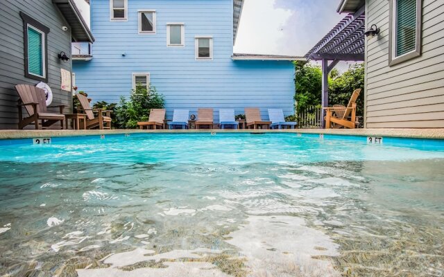 Bella Mar 69 by RedAwning