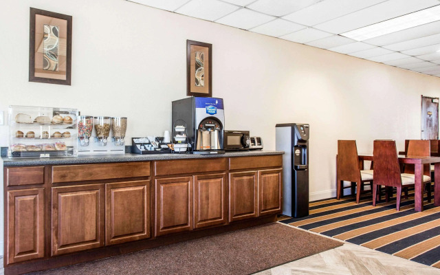 Super 8 by Wyndham Battleboro/Rocky Mount