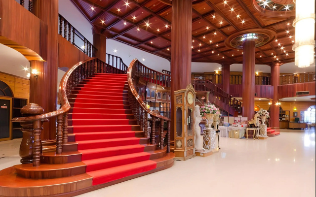 Hermitage Hotel & Resort