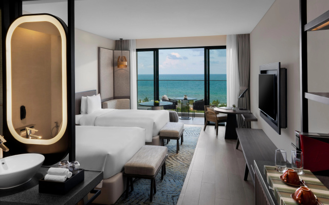 Crowne Plaza Phu Quoc Starbay by IHG - Image 4