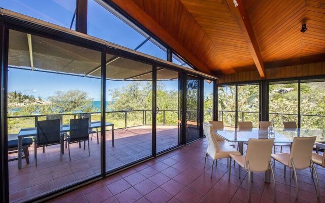 The Beach House at Arthur Bay
