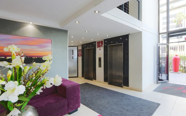 Prestige Apartment Sandton at Westpoint