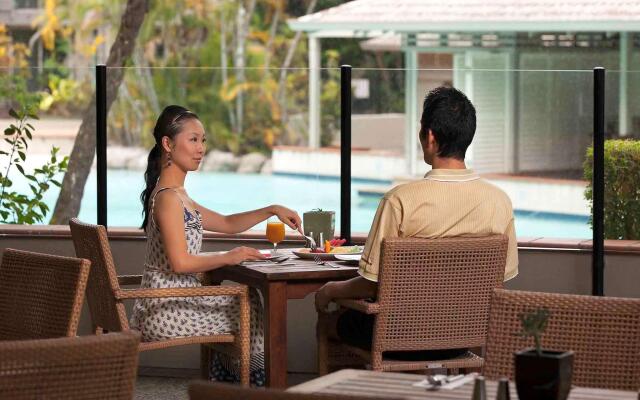 Novotel Cairns Oasis Resort