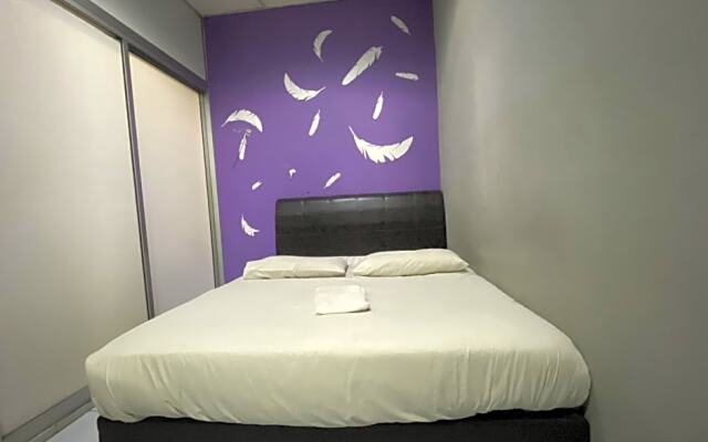 OYO 89760 Harmoni Inn Hotel