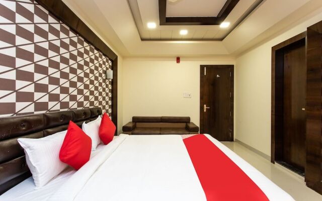 OYO 23640 Hotel Sai Kripa