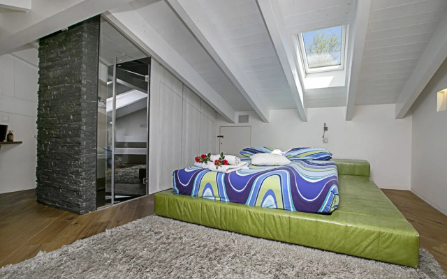 Riva Suite Lake View