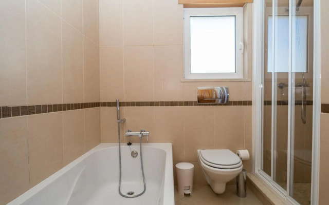 Villa Linda, Alto da Ria