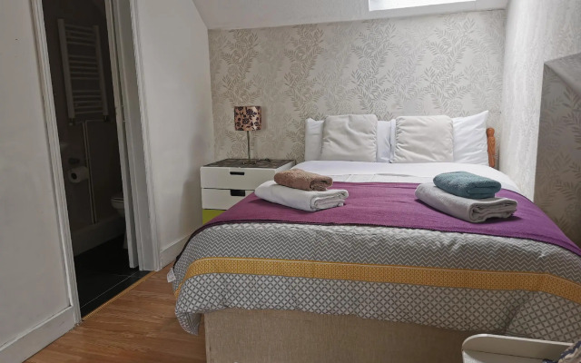 Adams Guest House