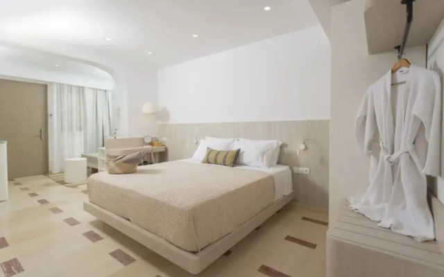 Nusa Suites & Villas
