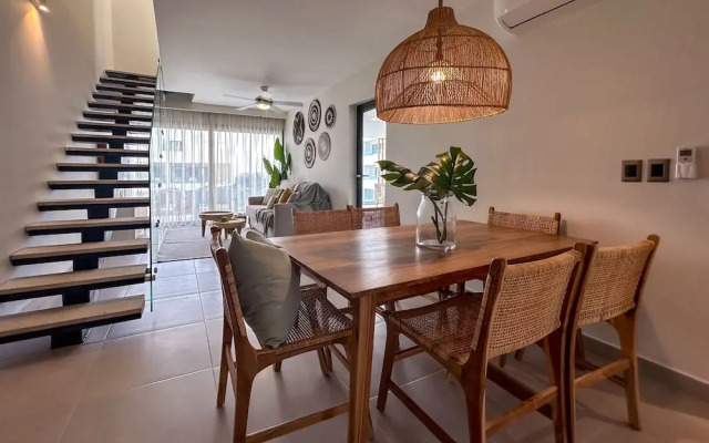 4 Bedroom Beach Penthouse w Private Rooftop