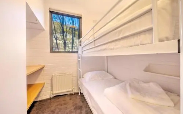 Snow Ski Apartments 25