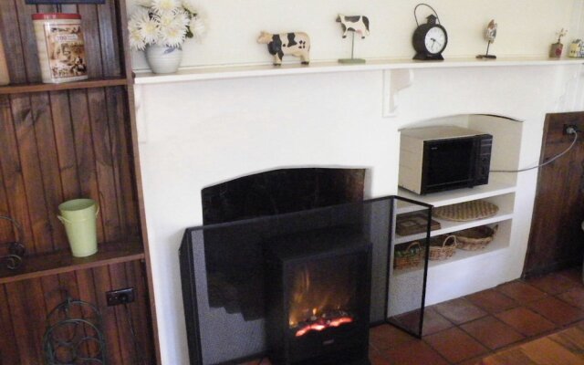 Pacific Heights Holiday Apartments & Munn's Tower House