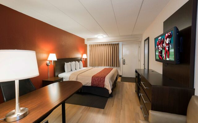 Red Roof Inn PLUS+ St Louis - Forest Park/ Hampton Ave