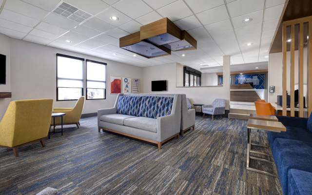 Holiday Inn Express & Suites Central Omaha by IHG