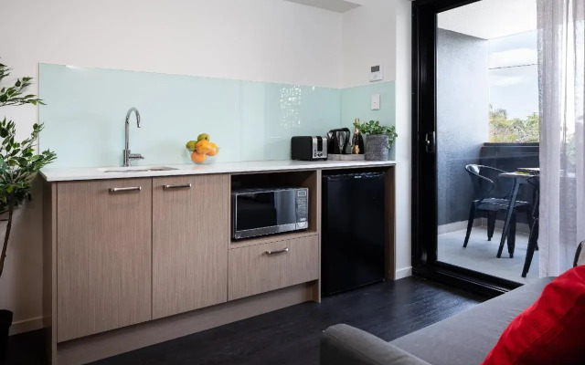 Ascot Budget Inn & Residences
