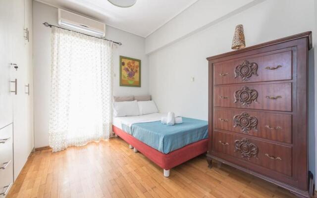 Seaside 2BR apartment in Varkiza 2mins walk from beach