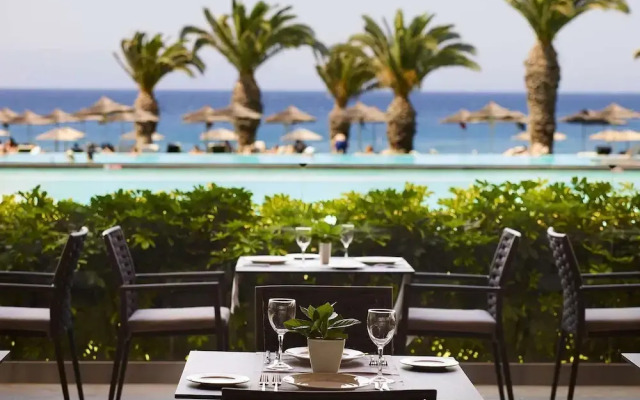 The Ixian Grand & All Suites Hotel