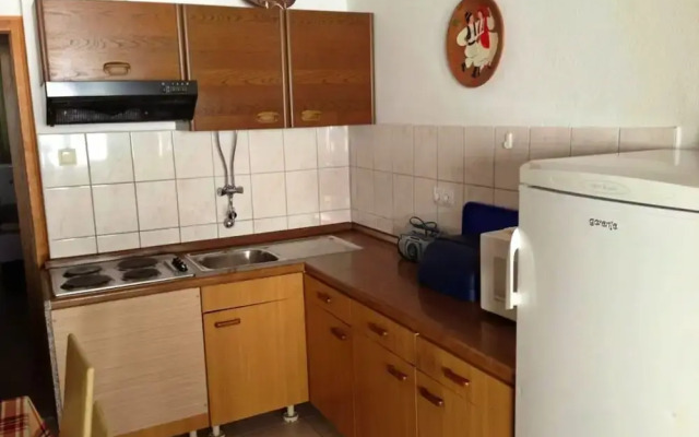 A3 - apt w. Patio, 3 min Walking From the Beach