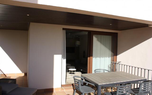 110 - Beach Two-Bedroom Apartment