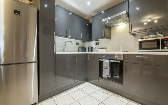 Harry's - 2 Bedroom Holiday Home - Tenby