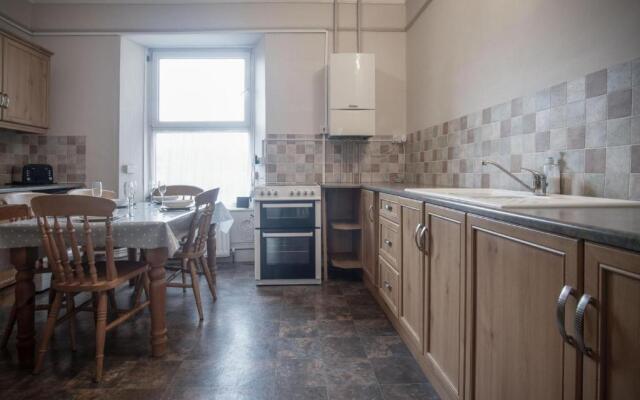 Connaught House - 2 Bedroom Apartment - Tenby